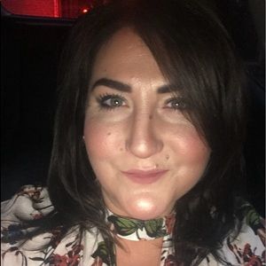 Meet your Posher, Danielle